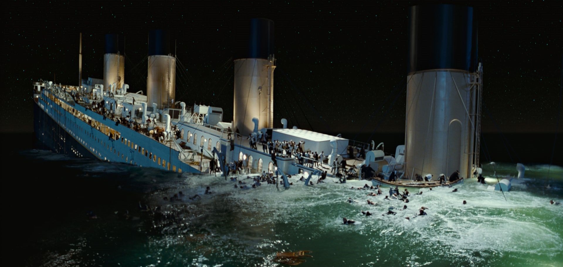 Picture of the Titanic as it sinks